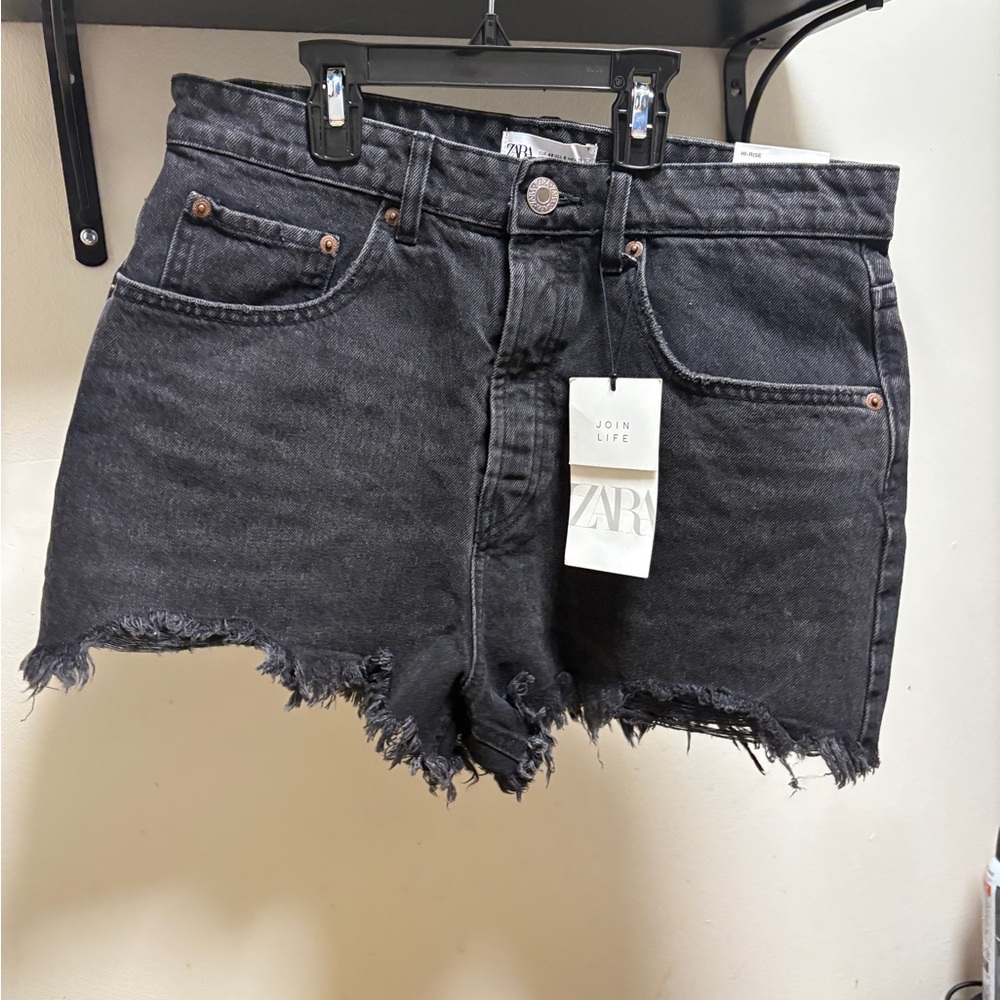 Zara Hi-Rise Women’s Black Denim shorts ~size 8 (EUR 40) BNWT ~ read description